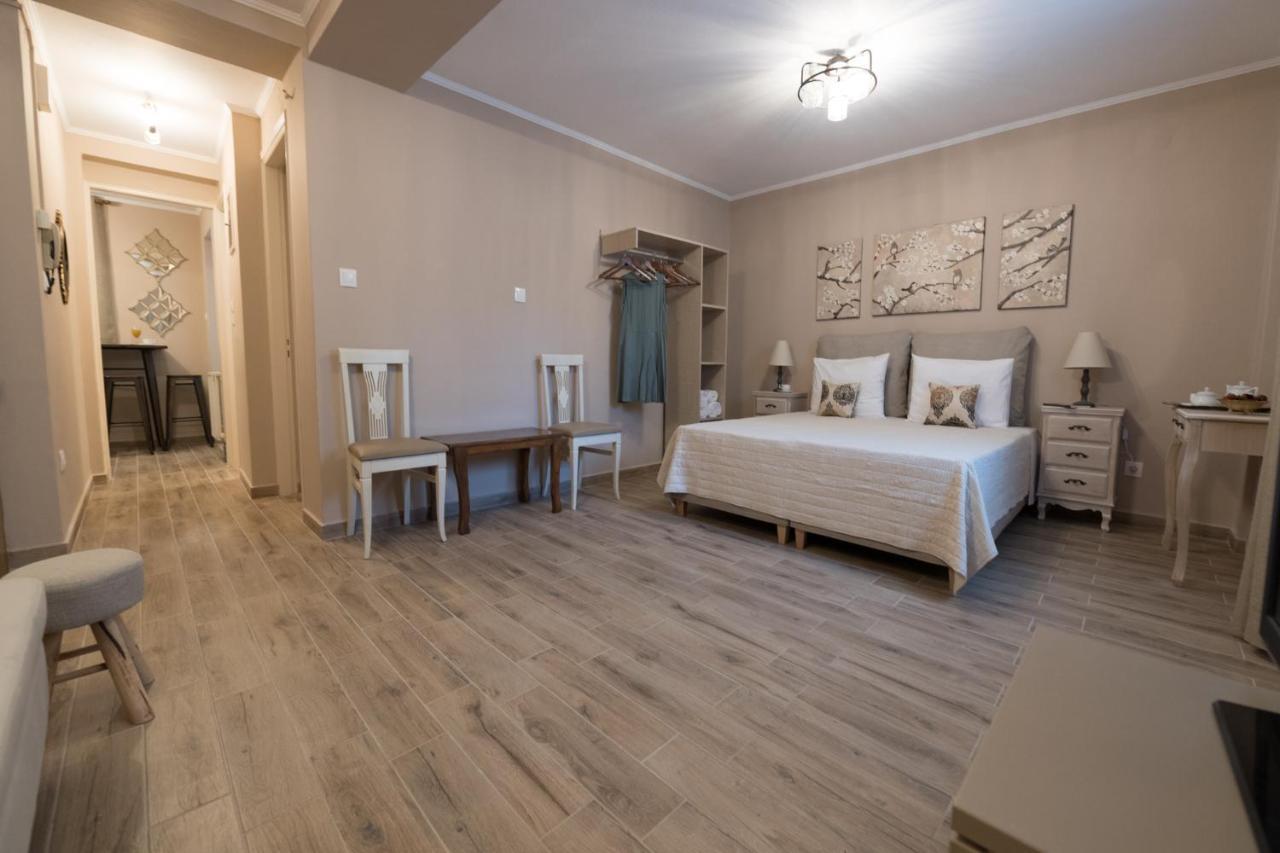 V. P. Place. Argostoli  Buitenkant foto
